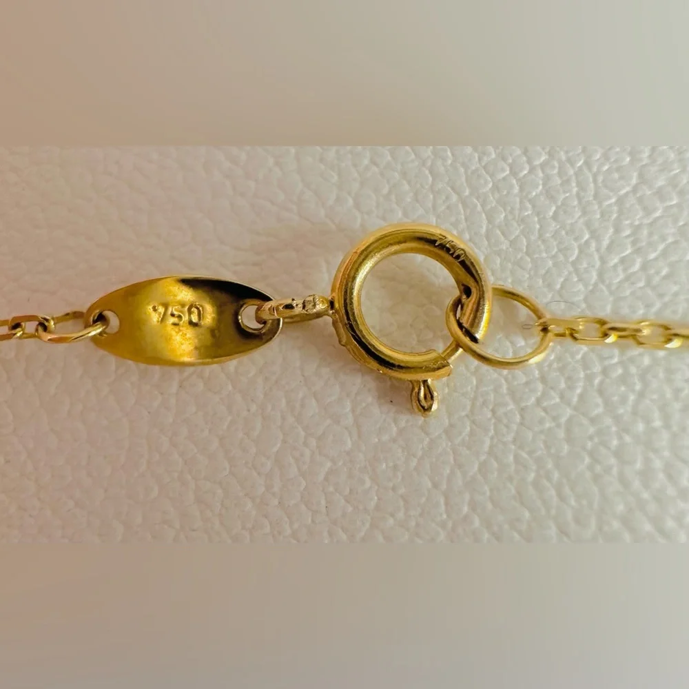 Dainty V Necklace  💛 Real 18 Karat Solid Gold Jewelry 💛 - Picture 6 of 8